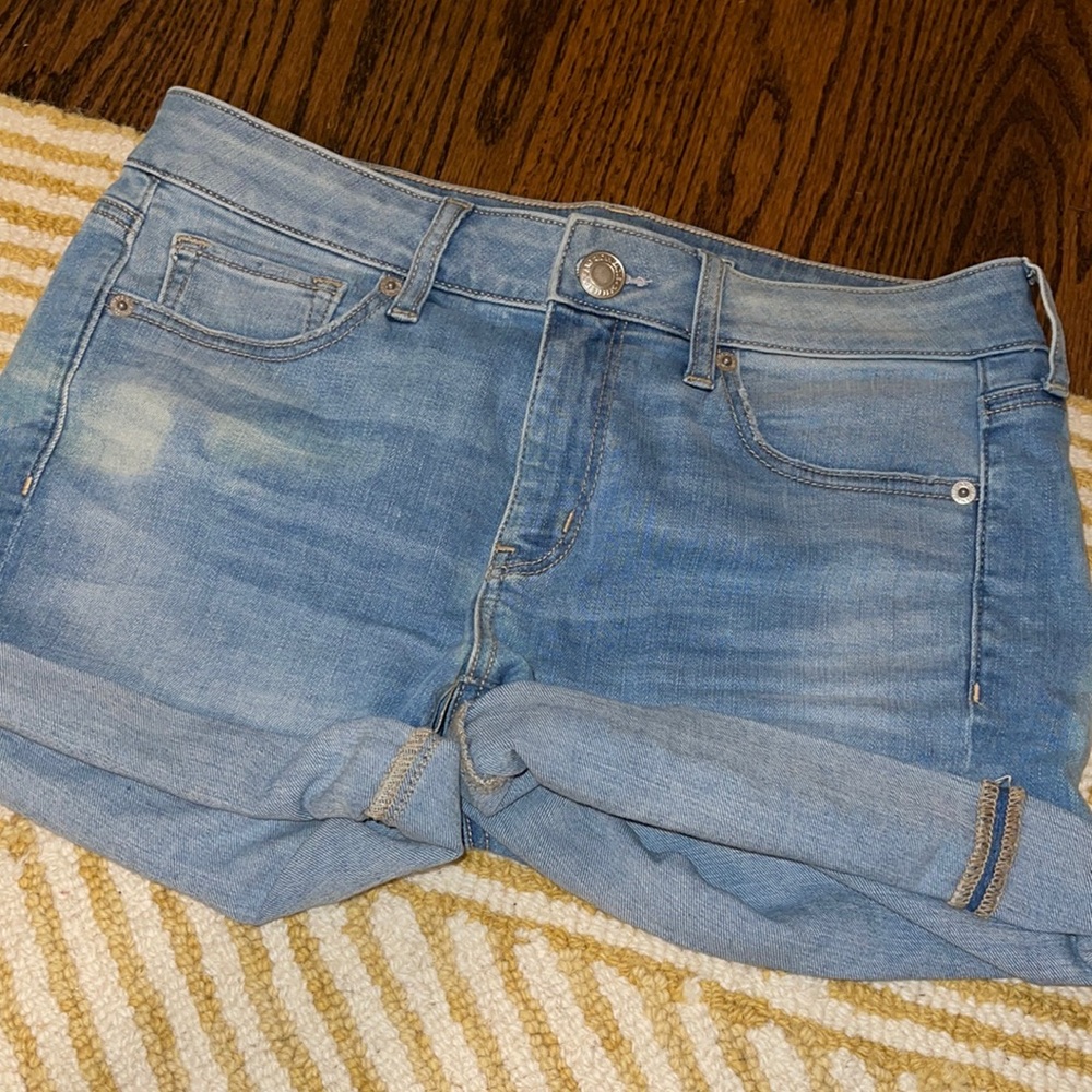BLUE DENIM AMERICAN EAGLE SHORTS!!!!